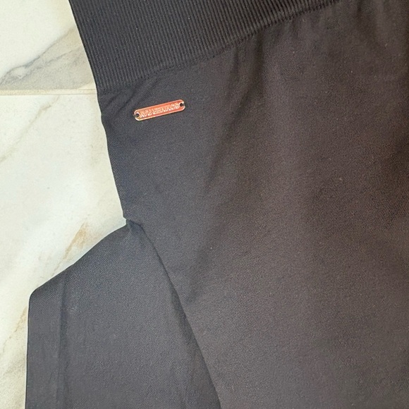 Black Ribbed Crop Top - Picture 6 of 6